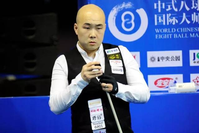 混合团体的 混合团体的